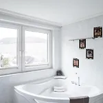 Panoramablick - Grosszuegige Mit Panorama- & Burgblick Daire *