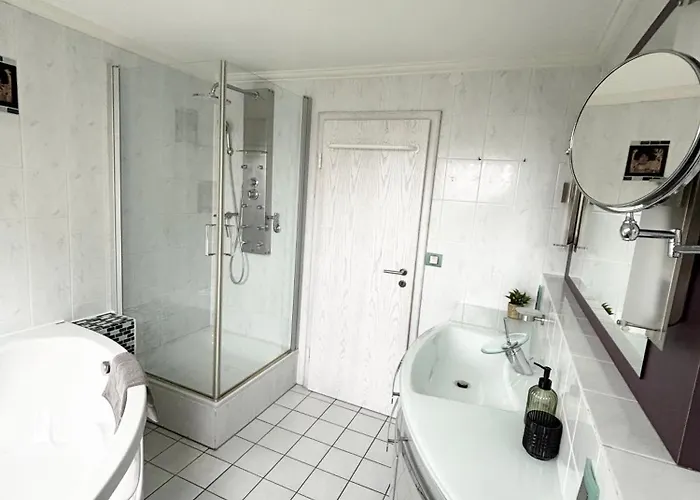 Panoramablick - Großzügige Mit Panorama-&burgblick Apartment *