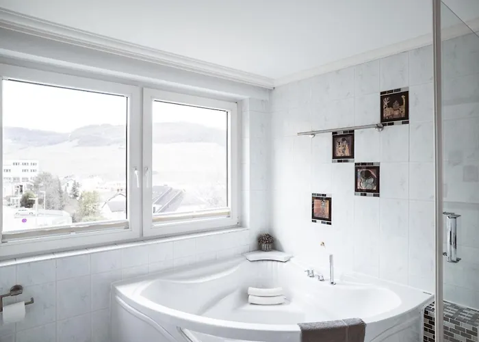 Panoramablick - Grosszuegige Mit Panorama- & Burgblick Apartment *